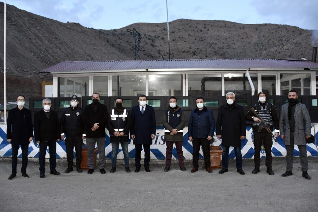 AK Parti’den polis teşkilatına destek ziyareti