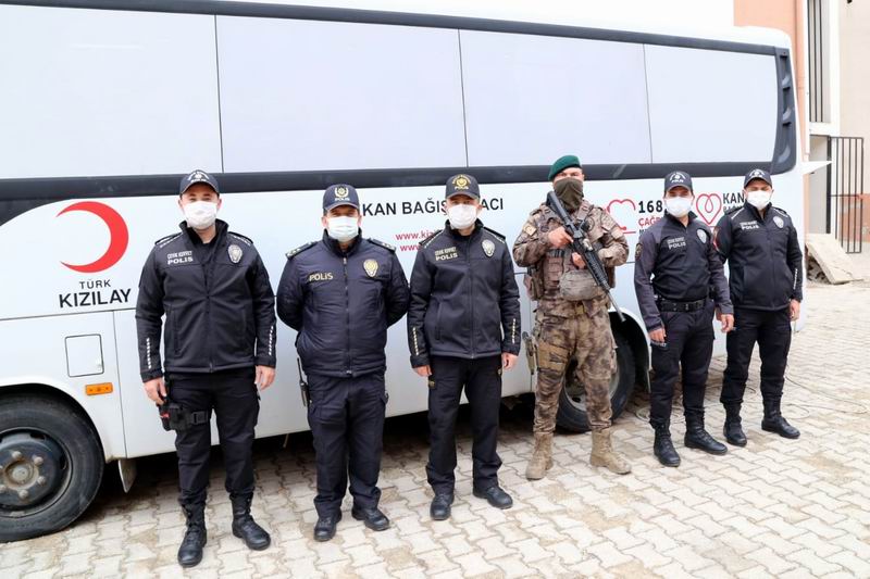 Polis teşkilatından kan bağışı