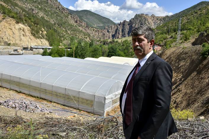 Gümüşhane’nin en büyük sera alanını Torul Belediyesi kurdu