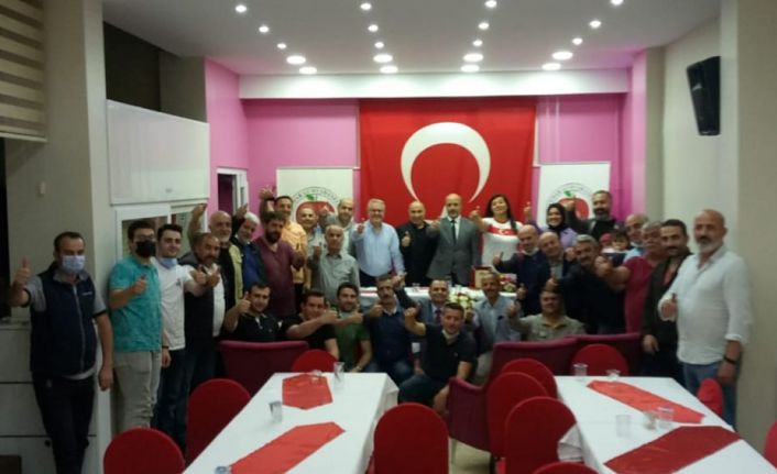 Üsküdar Gümüşhaneliler Derneğinden Mihriban Korkmaz’a Plaket