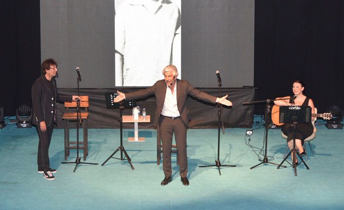 Hey Gidi Günler sahnelendi