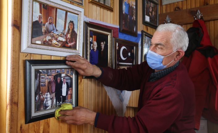 Demirel ve Özal’dan bu yana bütün devlet adamlarının fotoğraflarını tesisinde sergiliyor