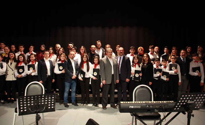 Final Okulları türkülerle coşturdu