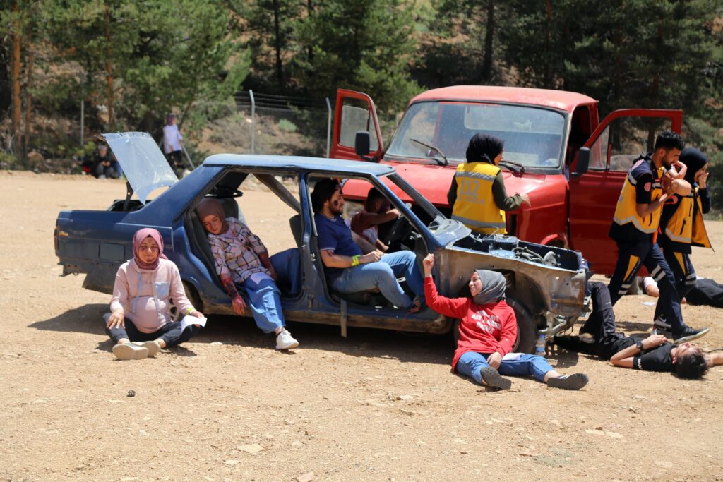 Geleceğin sağlıkçılarından gerçeğini aratmayan tatbikat