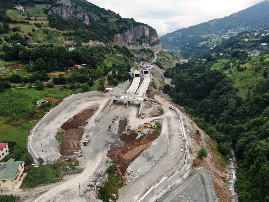 Yeni Zigana Tüneli’nin inşaatında sona geliniyor