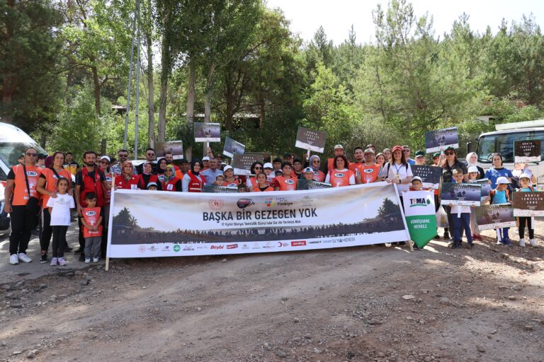 Gümüşhane’de daha temiz bir gelecek için çöp toplandı