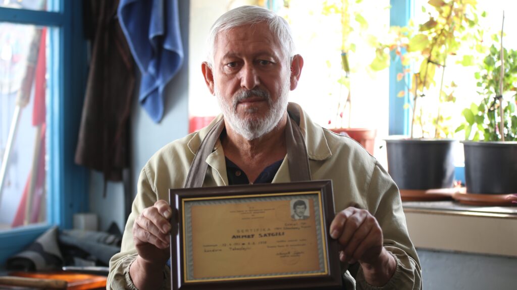 O mesleğinin belki de tek mekteplisi