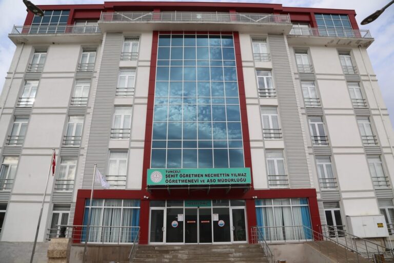 Şehit öğretmenimiz Necmettin Yılmaz’ın ismi öğretmenevine verildi