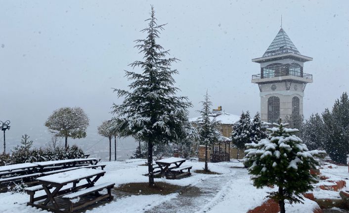Gümüşhane’nin yükseklerinde kar yağışı başladı