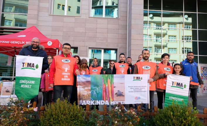 TEMA Vakfı Gümüşhane Şubesi 14-20 Kasım Erozyonla Mücadele Haftası kapsamında farkındalık yürüyüşü gerçekleştirdi.