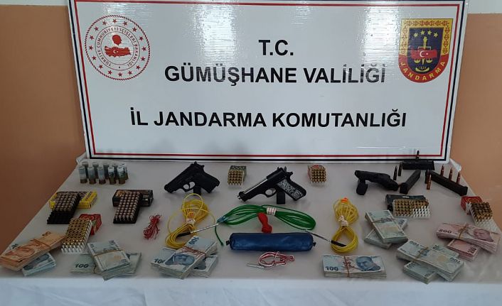 Şiran’da kaçak silah operasyonu
