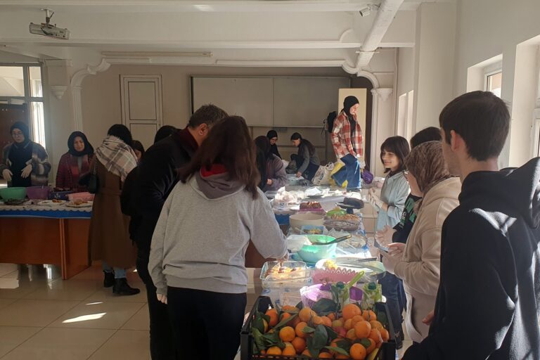AFK’da Yunus Emre bebek için kermes düzenlendi