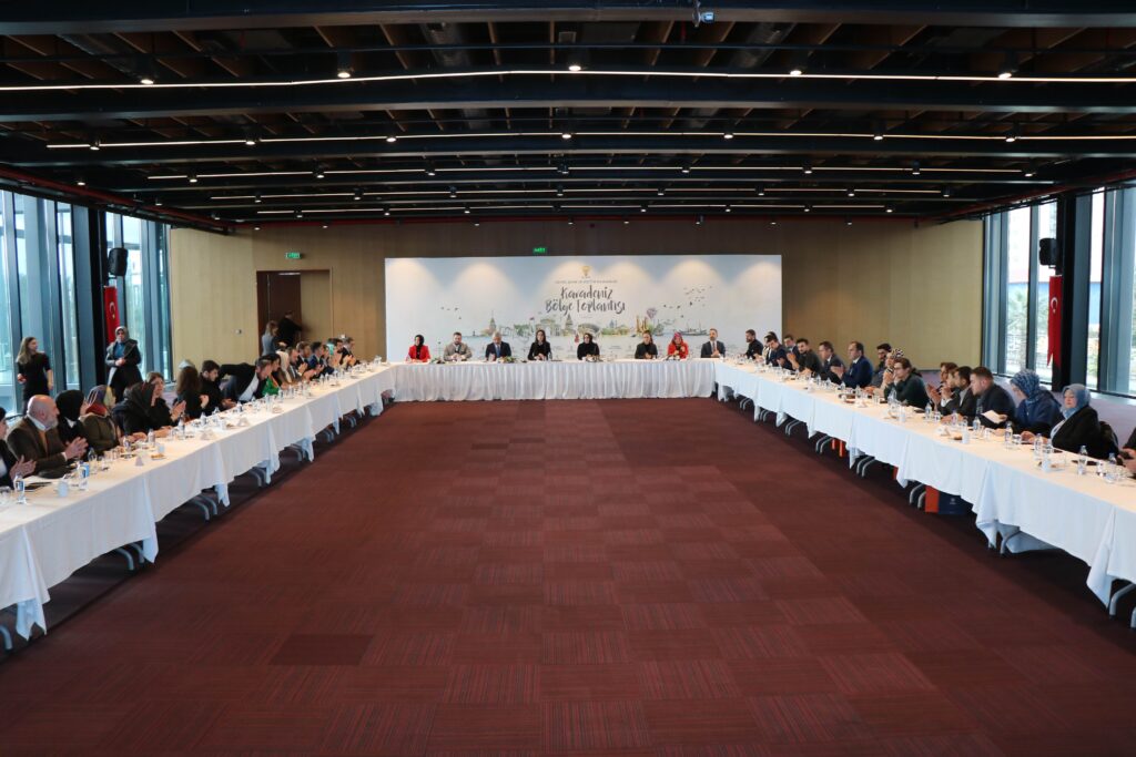 AK Parti’li Karaaslan: “Enerjide merkez ülke konumuna yükseliyoruz”