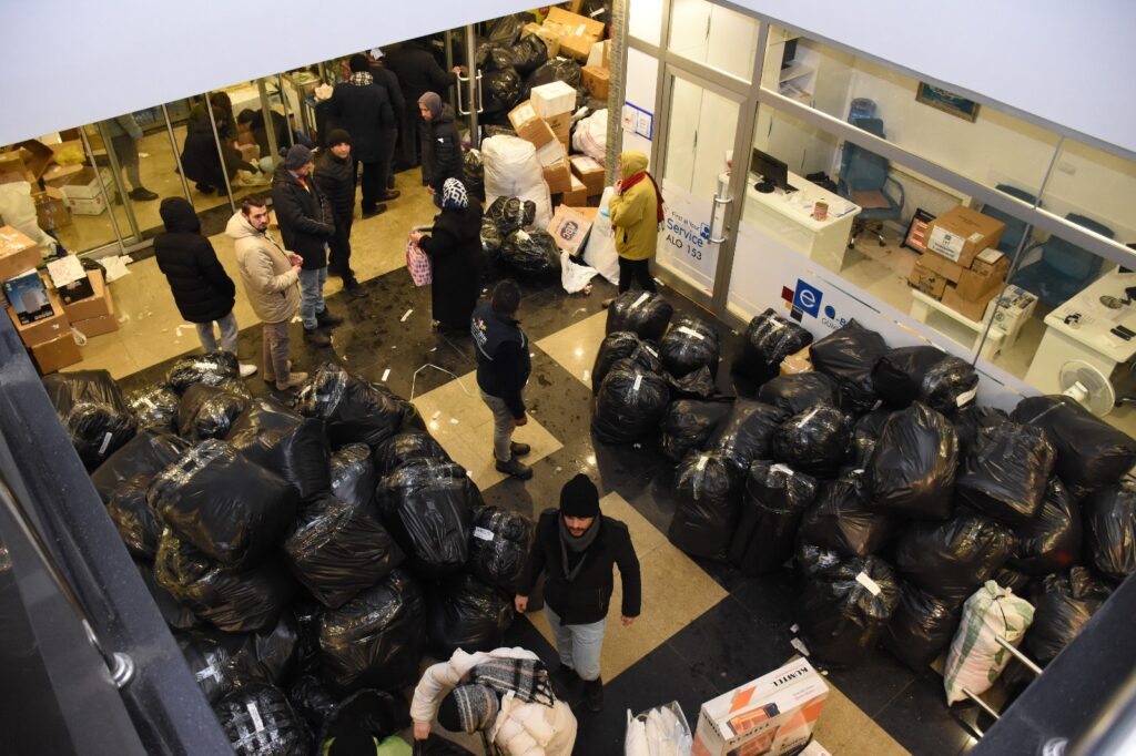 Gümüşhane Belediyesi 5 TIR yardım gönderdi