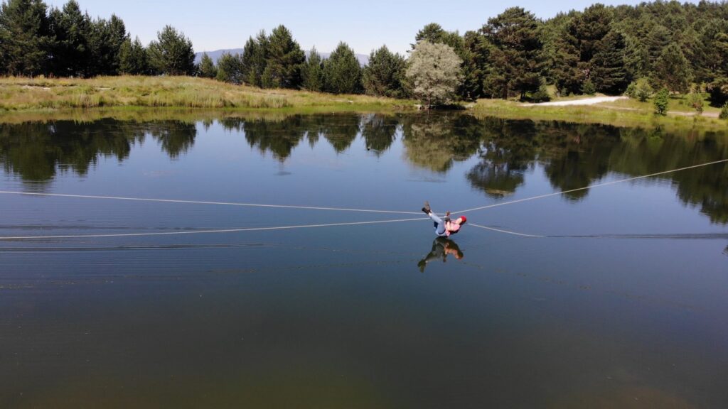 Altınpınar Gölü üzerinde arama kurtarma eğitimi aldılar
