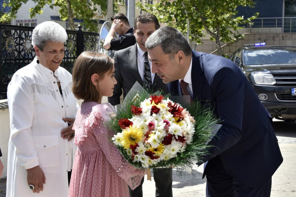 Vali Tanrısever göreve başladı