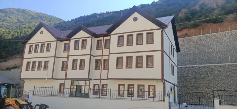 Karşıyaka Okuluna Kavuşuyor