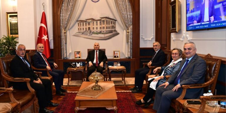 Hemşehri derneklerine Vali Aziz Yıldırım’dan tam destek