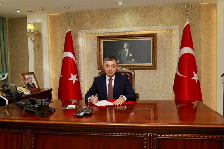 Vali Tanrısever’den Öğretmenler Günü Mesajı