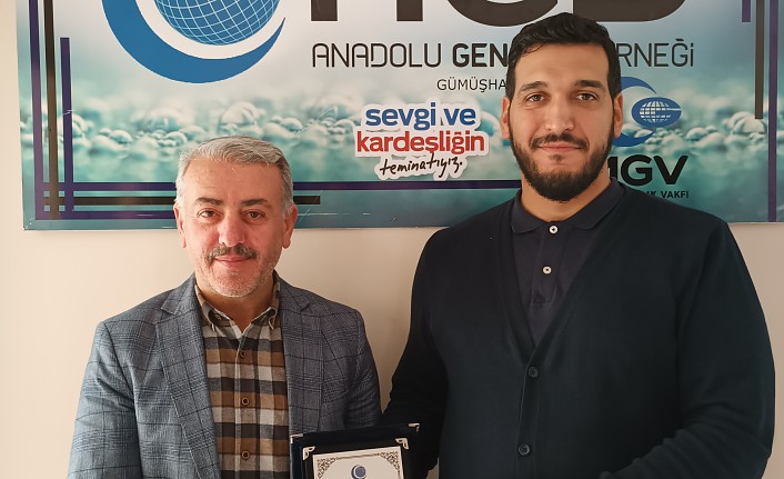 Anadolu Gençlik Derneği’nde bayrak değişimi