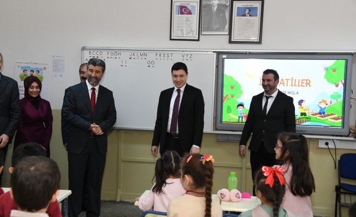 Gümüşhane’de 18 bin 349 öğrenci karne alarak yarıyıl tatiline girdi