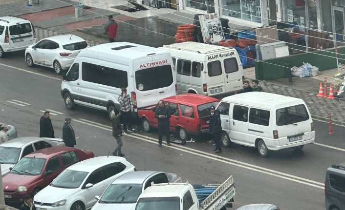 Gümüşhane’de zincirleme trafik kazası