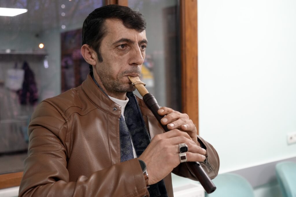 Şimdi de Afrikalı öğrencilere çaldı