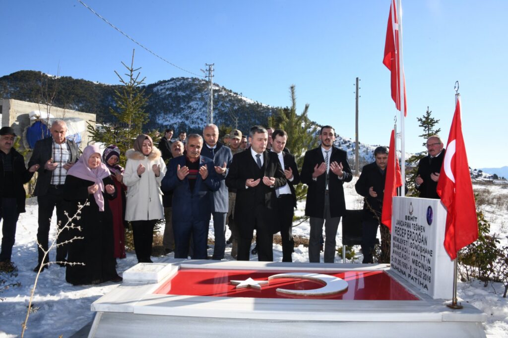 Vali Tanrısever’den köy ve şehit ailesi ziyareti