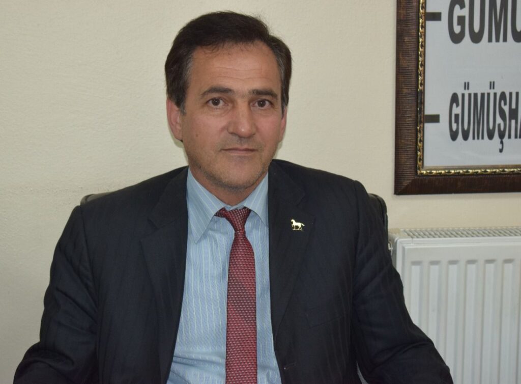 Demokratların adayı Akıntürk oldu