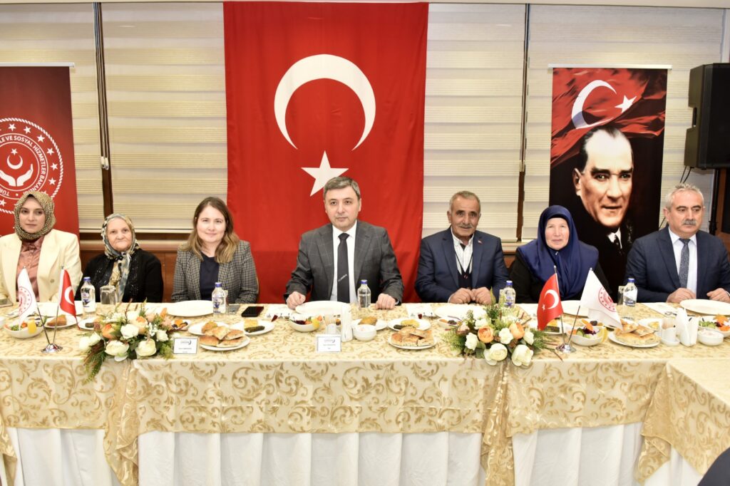 Gümüşhane’de şehit aileleri ve gaziler onuruna iftar yemeği