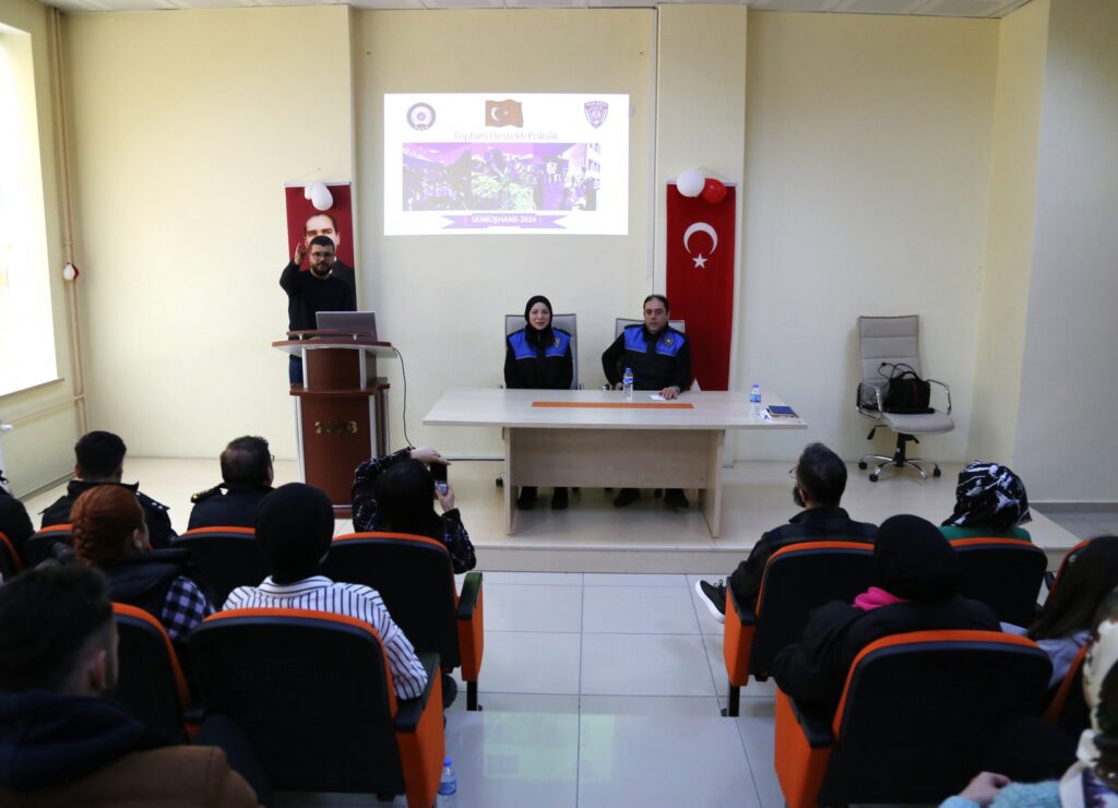 Polislik üniversite öğrencilerine tanıtıldı
