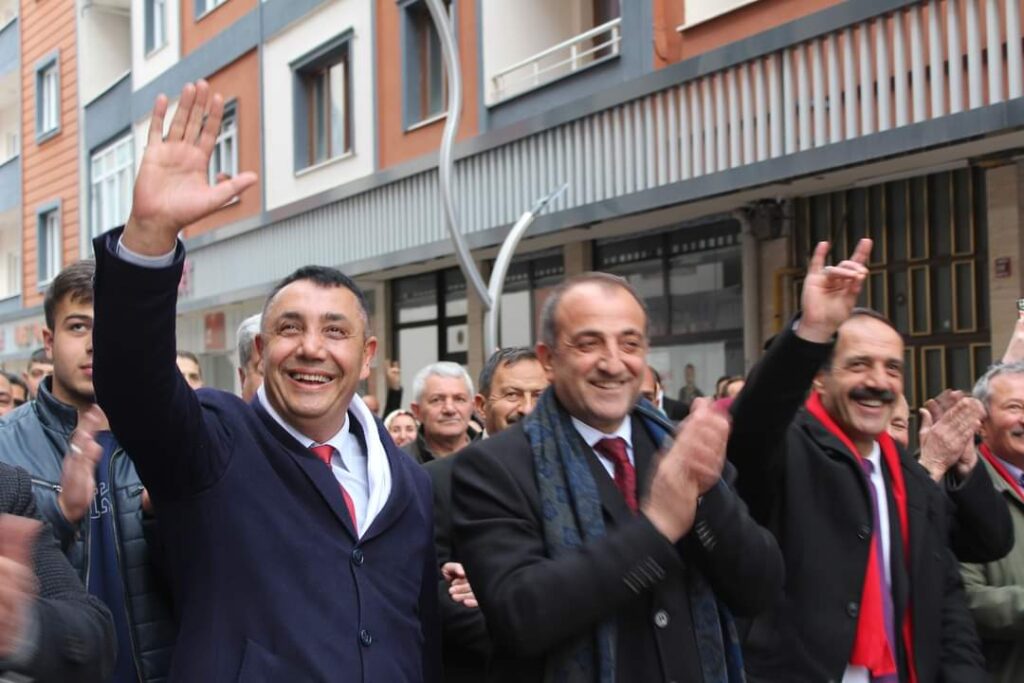 Rahatsız etmeye devam edeceğiz