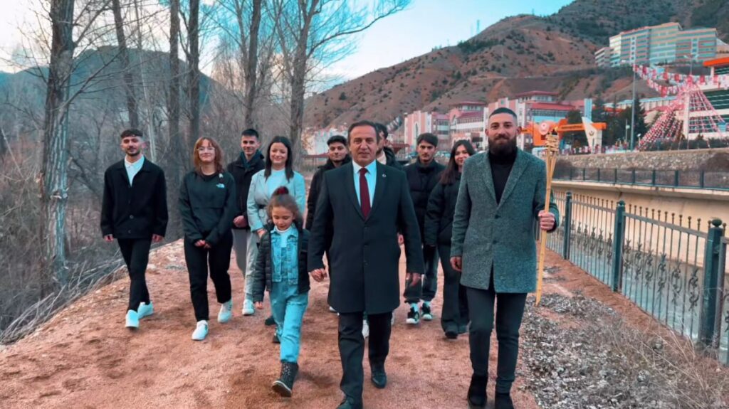 Gençlik rüzgarını arkasına aldı
