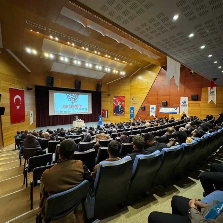 AGD Şehitler Gecesi düzenledi