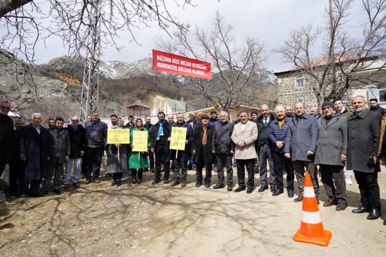 Gümüşhane’de iktidar ve muhalefet Yeşilyurt sakinlerinin maden mücadelesi için birleşti