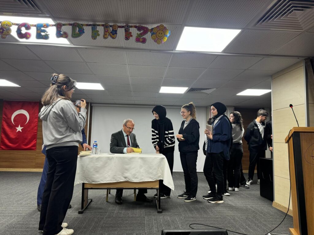 Gümüşhane Lisesi Yazar Halit Ertuğrul’u ağırladı