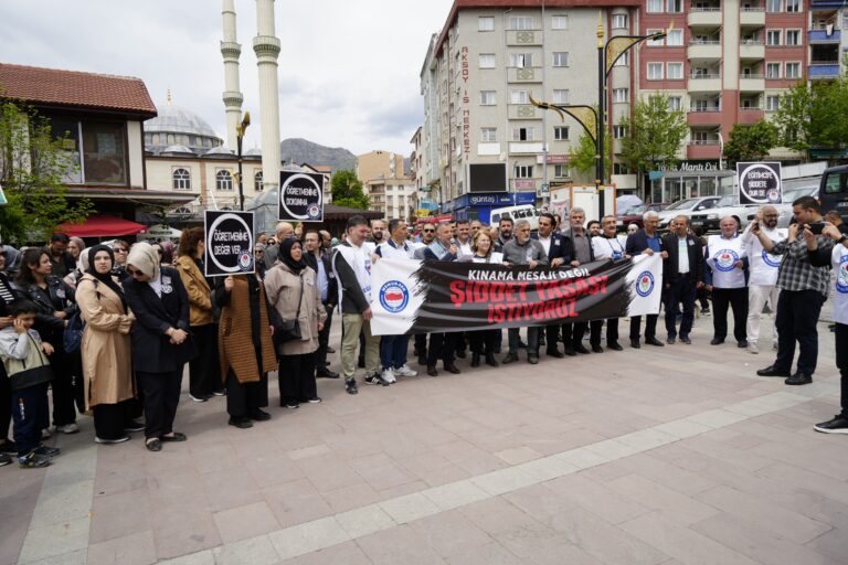 Gümüşhane Eğitim Bir-Sen Şubesi eğitim çalışanlarına yönelik şiddeti kınadı