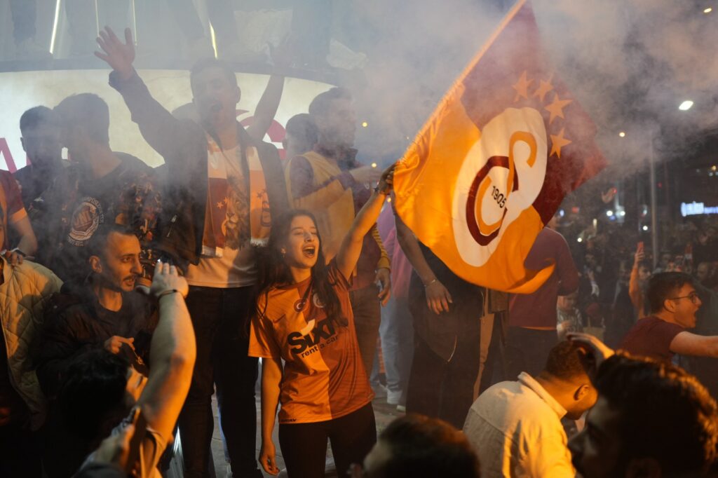 Galatasaray’ın 24.şampiyonluğu Gümüşhane’de coşkuyla kutlandı