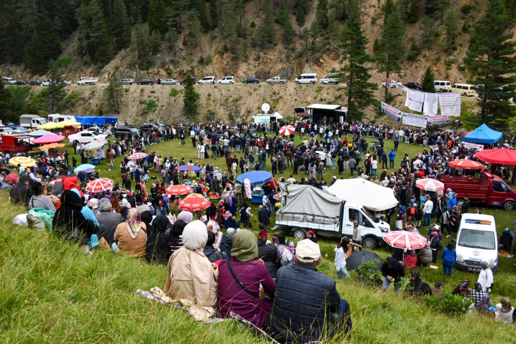 Kürtün’de 13. Harmancık Yayla Şenliği yapıldı