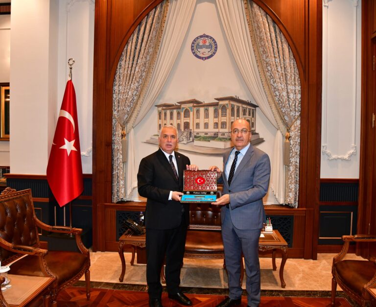 Rektör Zeybek’ten Vali Yıldırım’a Ziyaret