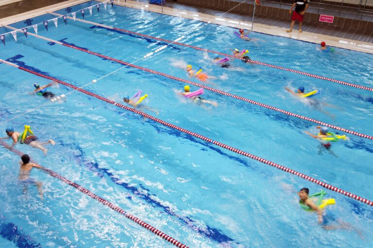 Gümüşhane’de çocuklar önce Kur’an kursuna sonra yüzme kursuna gidiyor