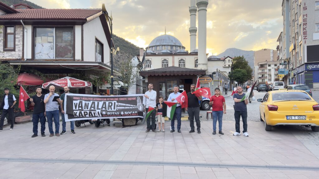 ‘Yaşasın direnişimiz, yaşasın soykırıma karşı omuz omuza veren onurlu halklar’