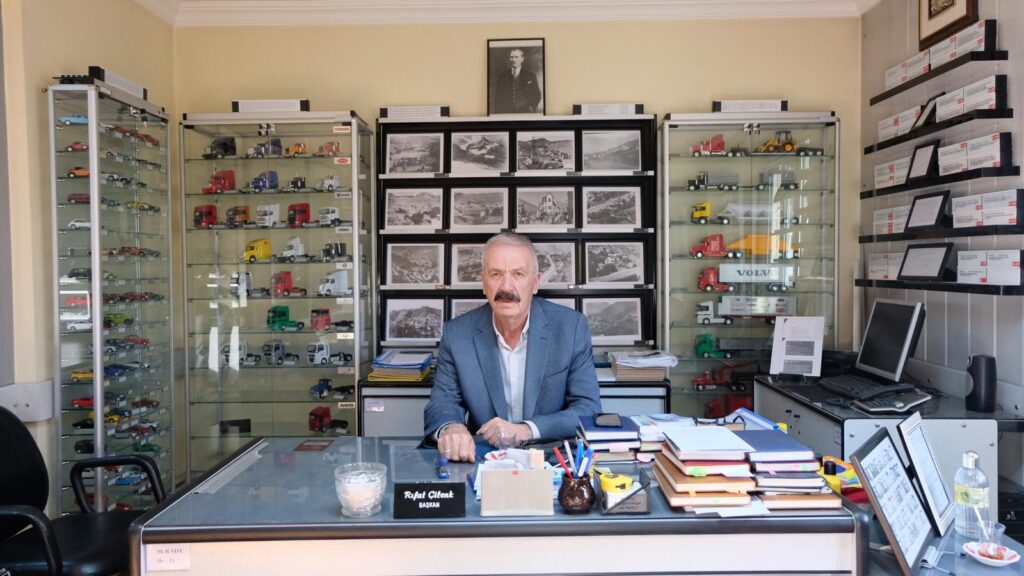 BİR KAMYONLA BAŞLADI KOLEKSİYONER OLDU