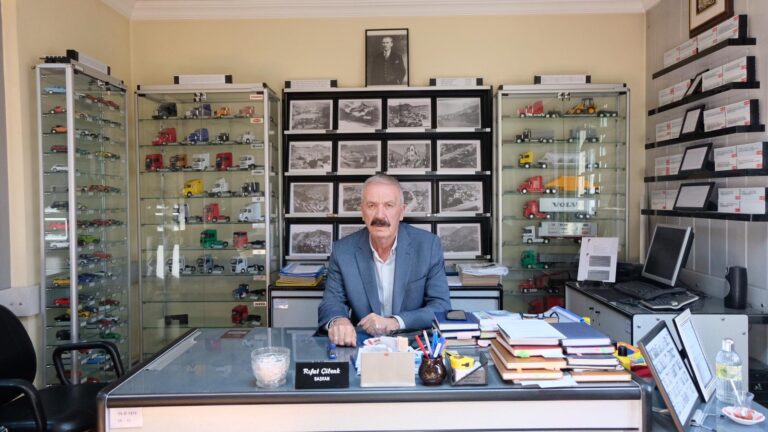 BİR KAMYONLA BAŞLADI KOLEKSİYONER OLDU