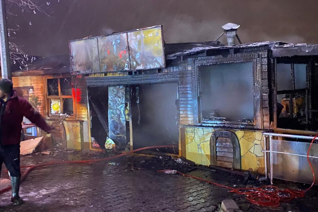 Özkürtün’de gözleme tesisleri küle döndü