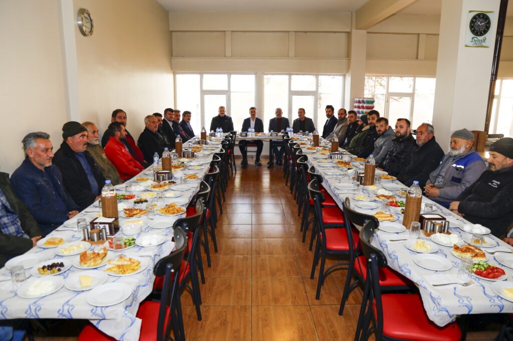 Vali Baruş sanayi esnafıyla buluştu