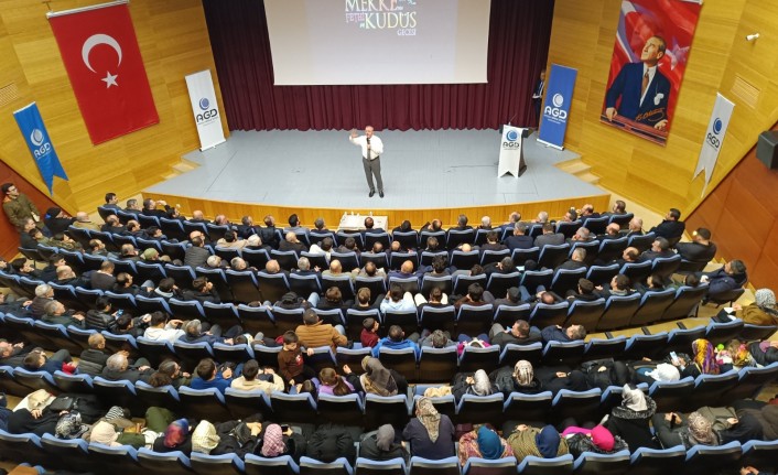 Gümüşhane’de “Mekke’nin fethi ve Kudüs gecesi” düzenlendi