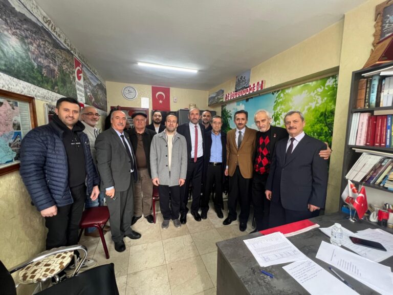 Eskişehirdeki Gümüşhaneliler Derneği’nde İrfan Ataman güven tazeledi
