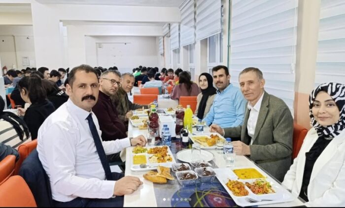 Gümüşhane Türk Telekom Fen Lisesi’nde “İftarda Konuşalım” Programı düzenlendi