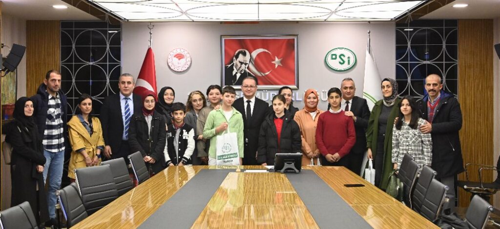 Dünya Su Günü yarışmalarında dereceye giren öğrencilere ödül